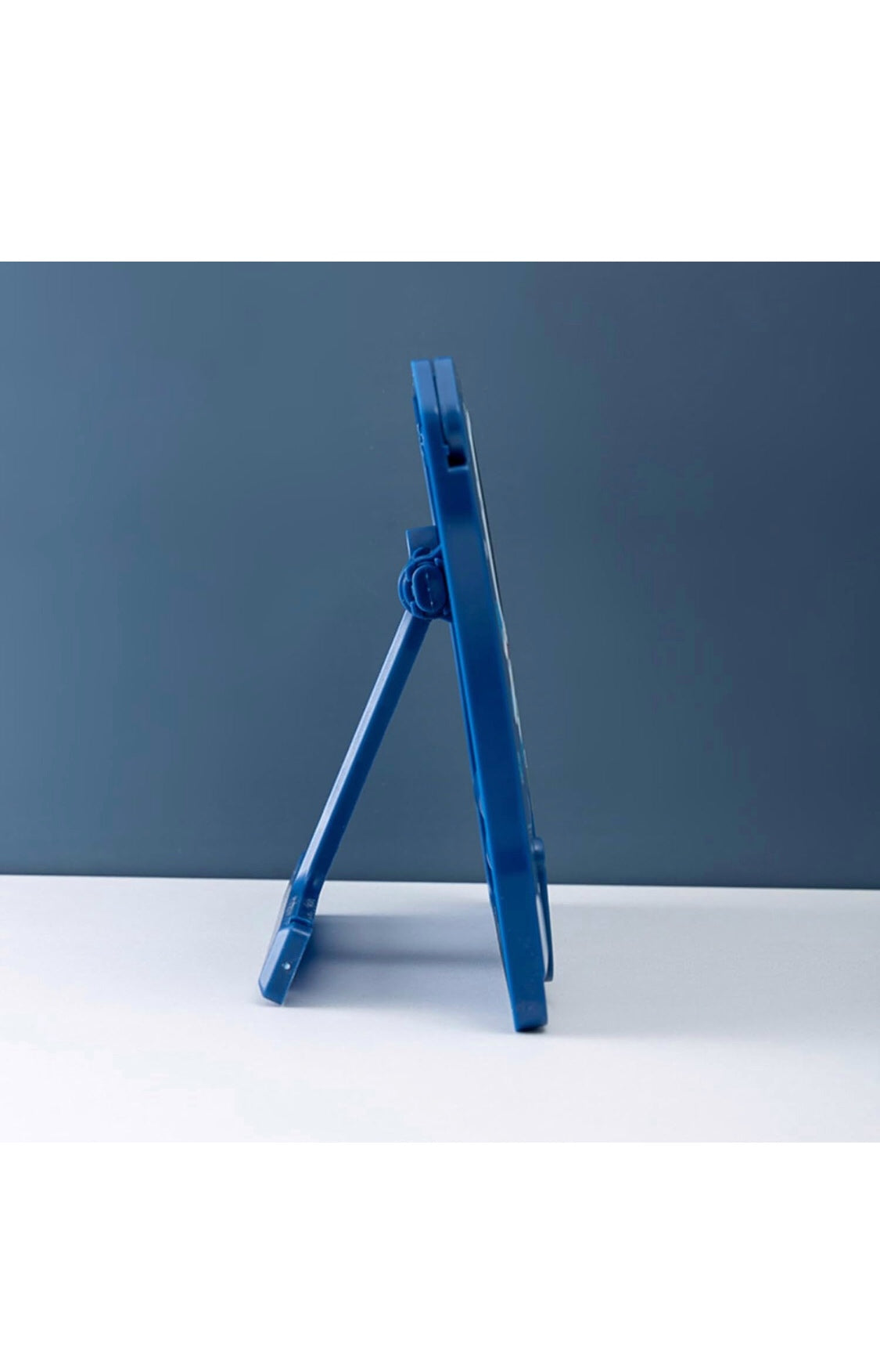 Book reading stand Space